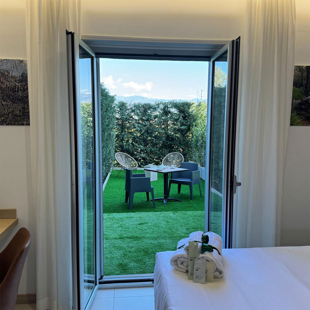 Hotel Floris 12
