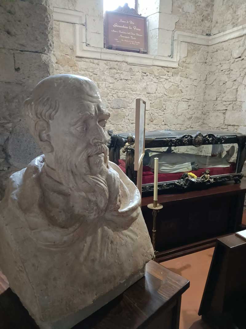Busto di Gioacchino da Fiore